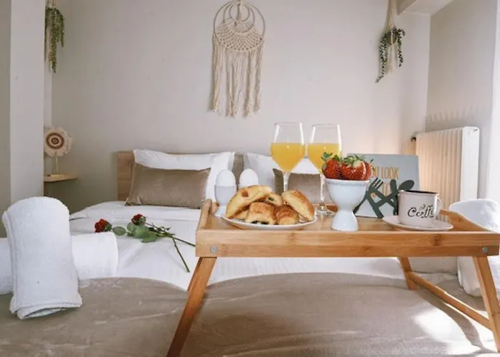 Cozy In The Heart Of Athens!